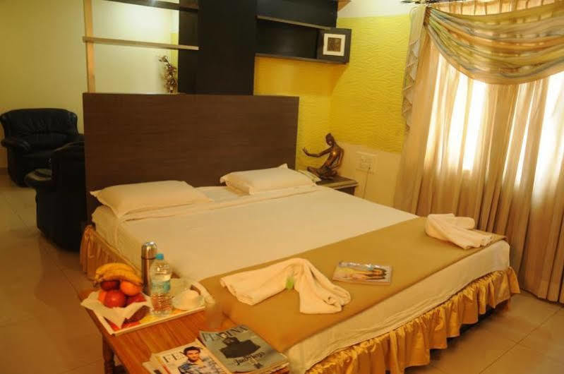 Hotel Tanisha Хидерабад Екстериор снимка